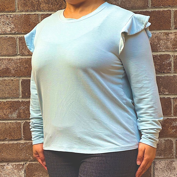 Saks Fifth Avenue Women’s Sweater. Long sleeves. MEDIUM. - Picture 1 of 8